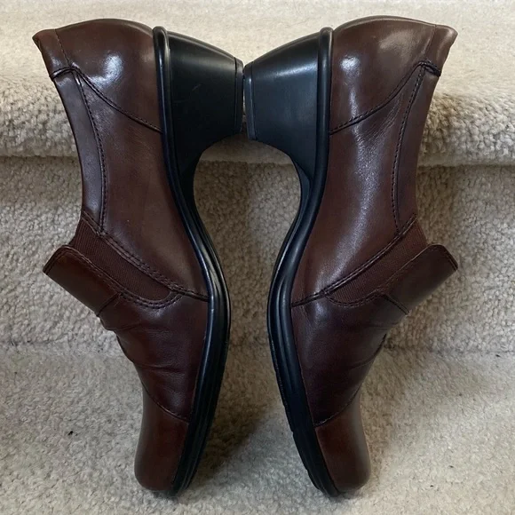 CLARKS BENDABLES SHOES WOMENS/BROWN/ SIZE 8 1/2 M/ STYLE # 38479/ USED. - Picture 7 of 8